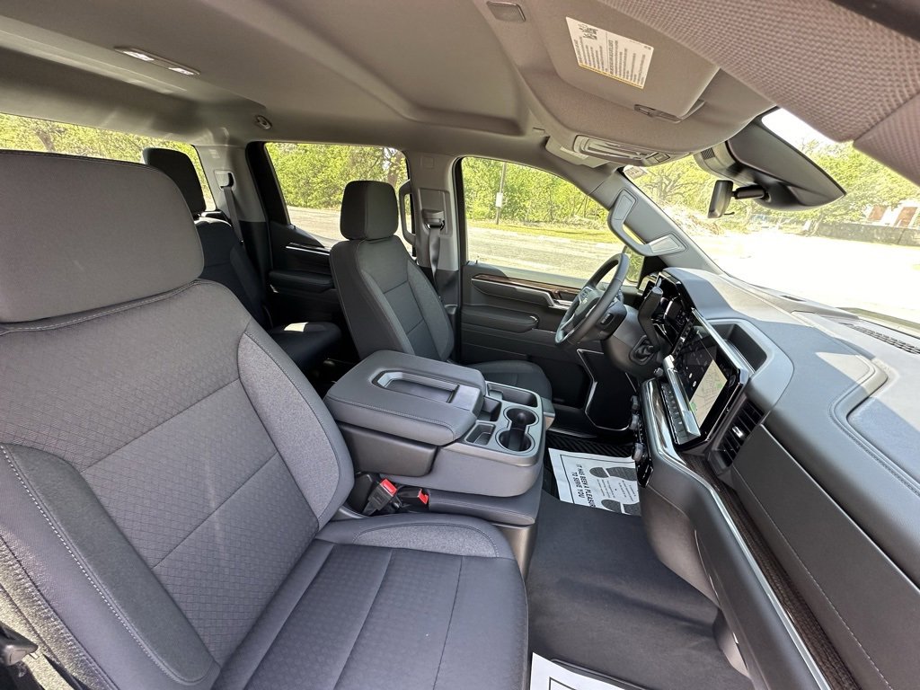 2025 Chevrolet Silverado 1500 LT photo 10