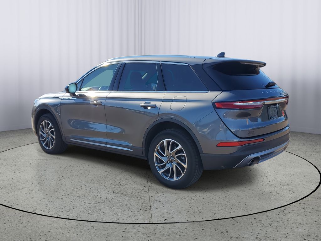 2021 Lincoln Corsair Standard photo 2