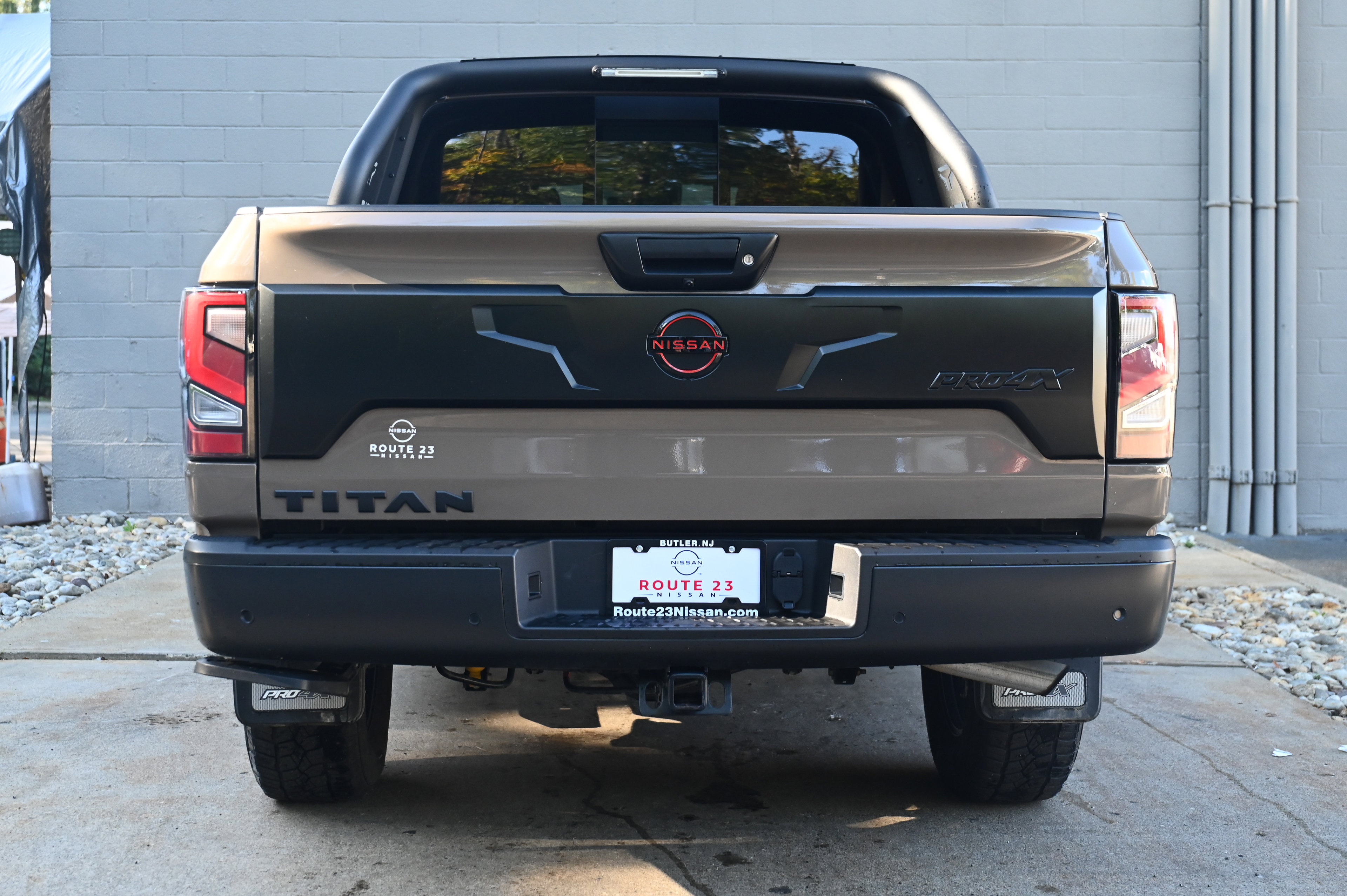 2024 Nissan Titan PRO-4X photo 4