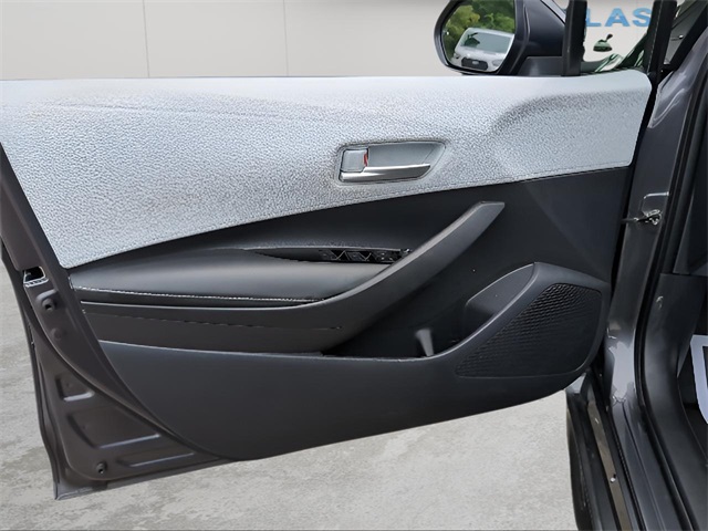 2025 Toyota Corolla SE photo 12