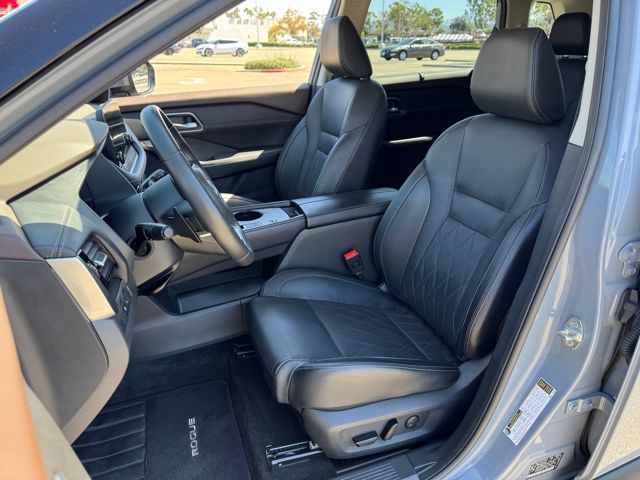 2022 Nissan Rogue Platinum photo 3