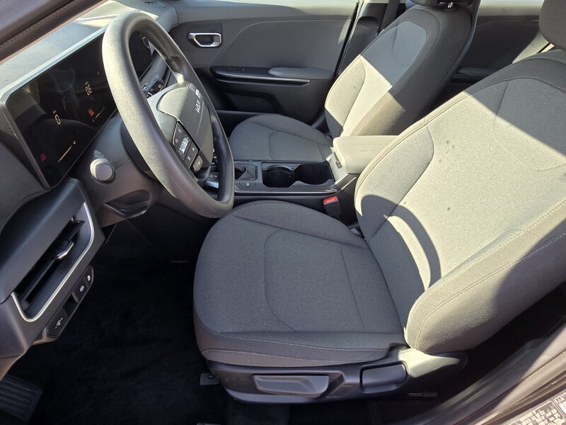 2025 Kia K4 LXS photo 9