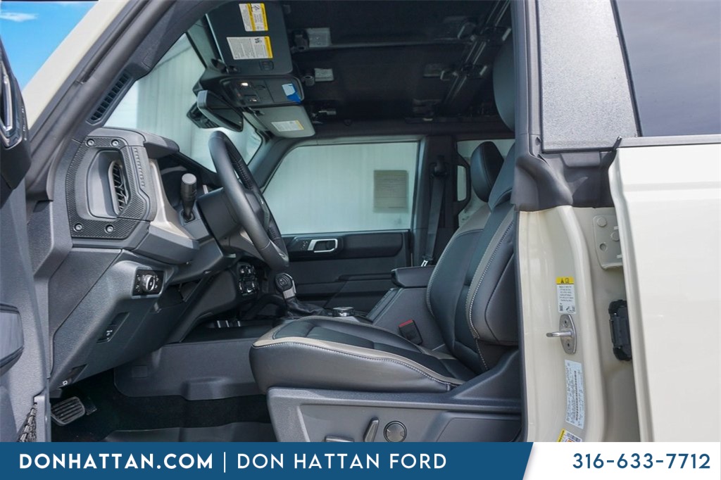 2025 Ford Bronco Outer Banks photo 3