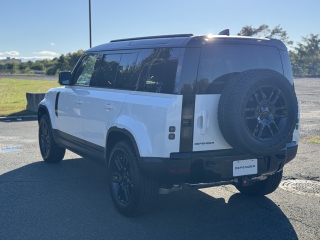 2026 Land Rover Defender 110 S photo 2