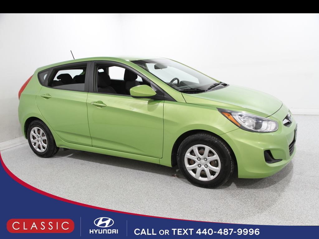 2014 Hyundai Accent SE's photo