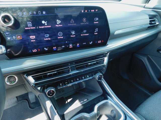 2025 Chevrolet Traverse photo 27