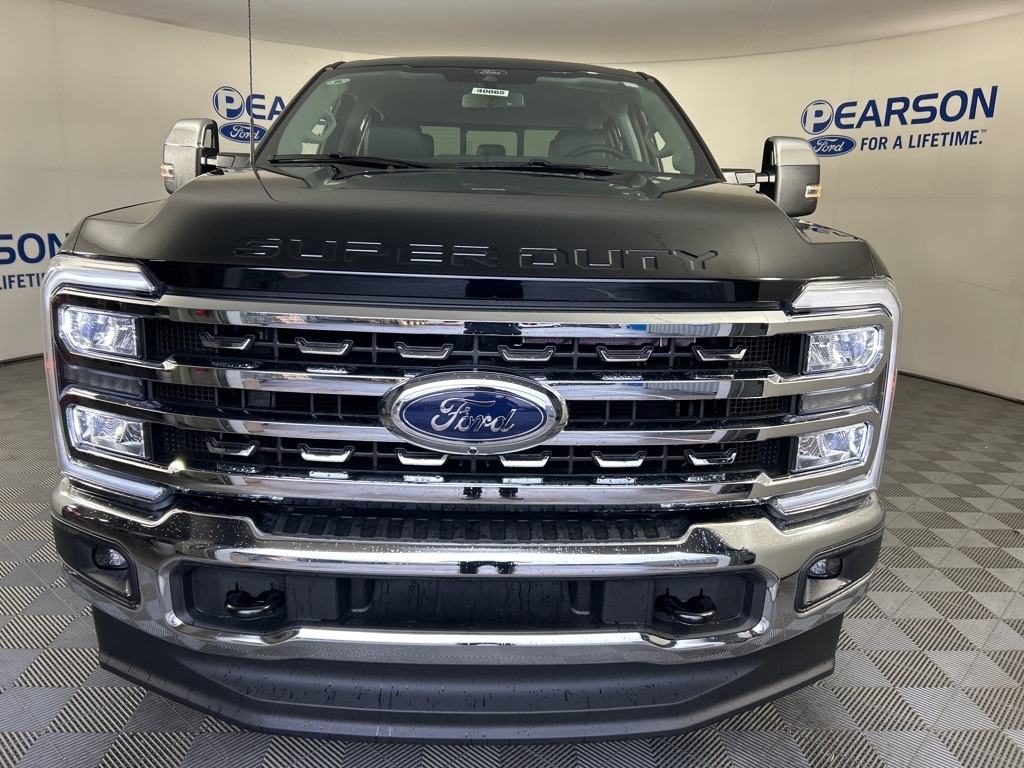 2025 Ford F-350 Lariat photo 2
