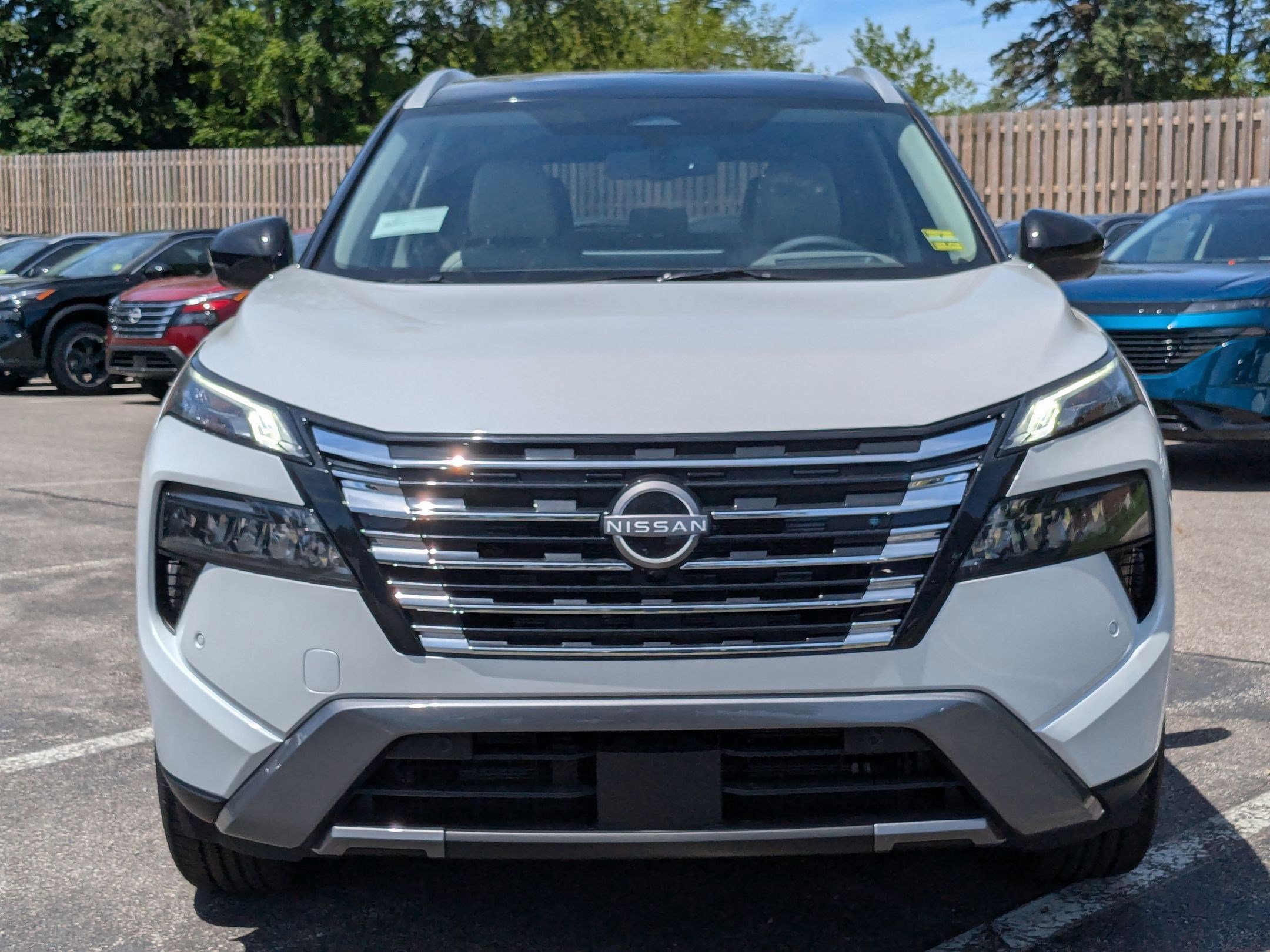 2025 Nissan Rogue SL photo 5