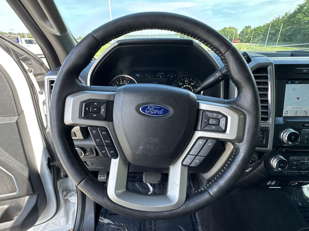 2016 Ford F-150 Lariat photo 10