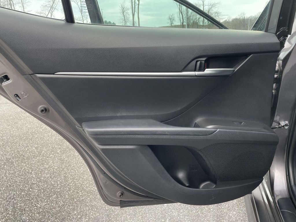 2024 Toyota Camry SE photo 2