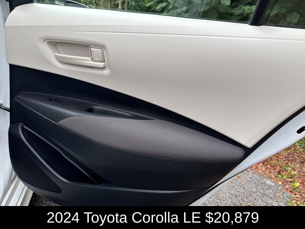 2024 Toyota Corolla LE photo 18