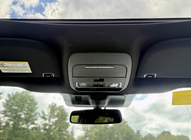 2025 Ford F-150 Lightning Lariat photo 22