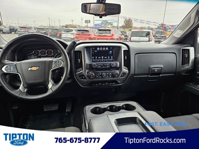 2017 Chevrolet Silverado 1500 LT photo 2