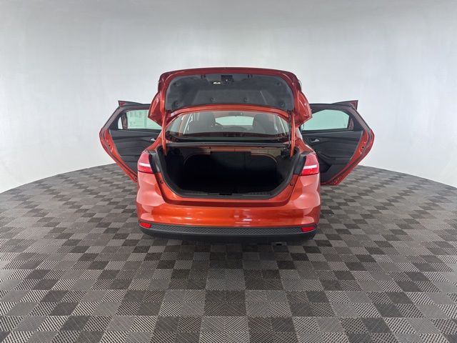 2018 Ford Focus SE photo 14