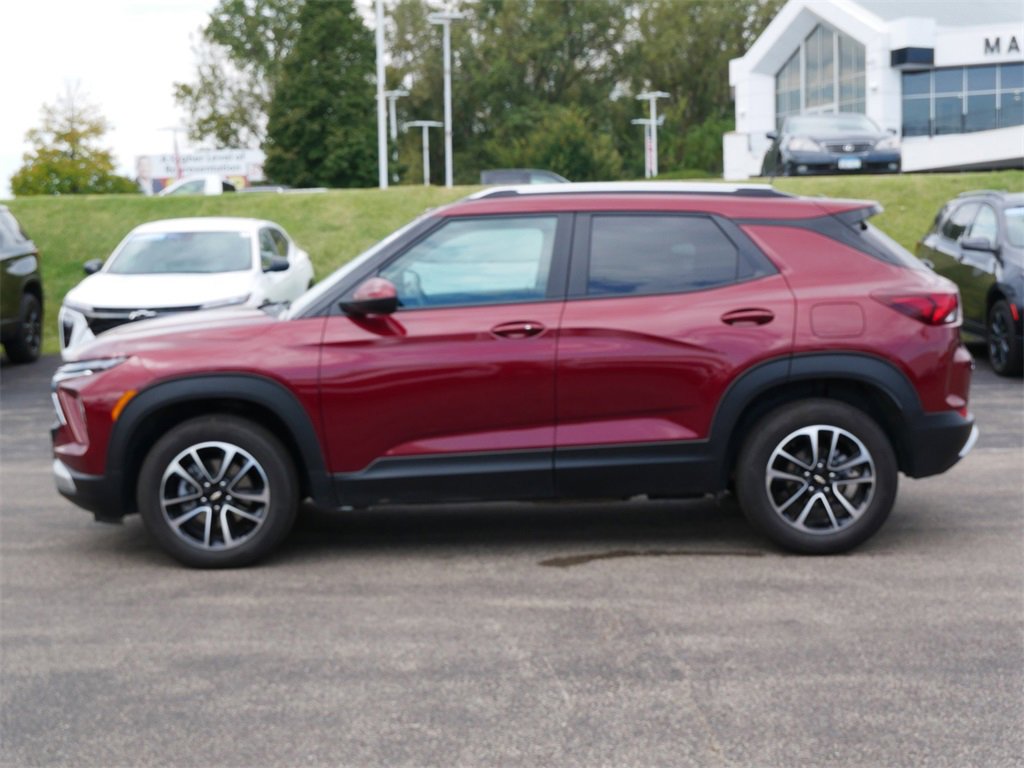2024 Chevrolet Trailblazer LT photo 3