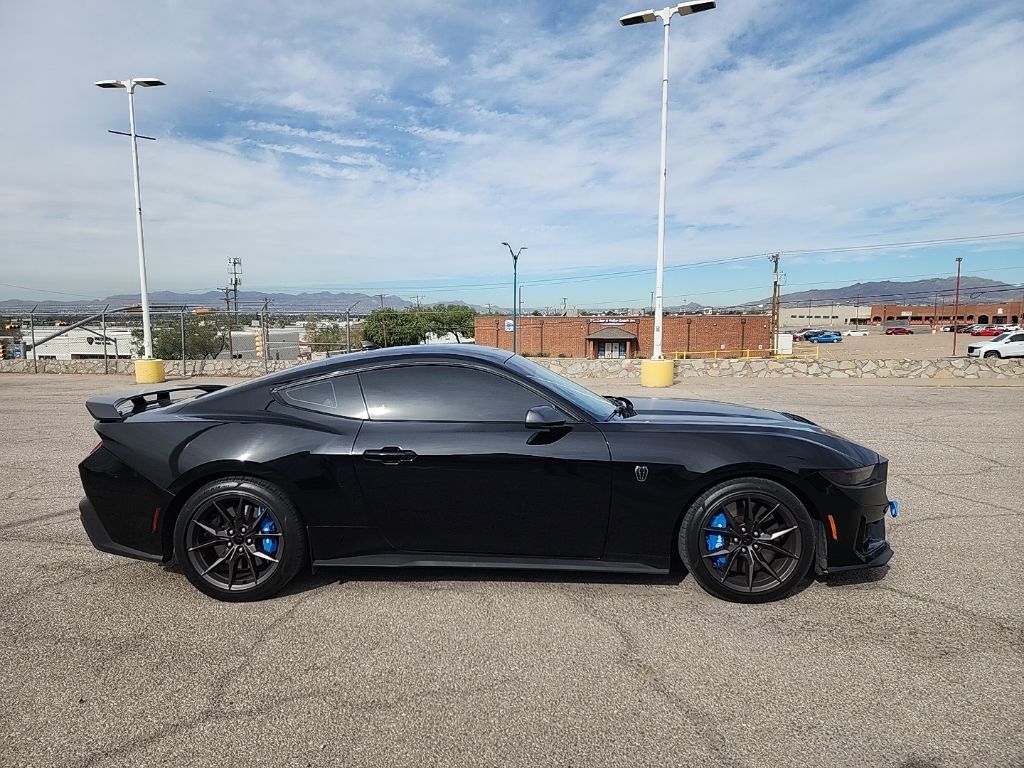 2024 Ford Mustang Dark Horse photo 4
