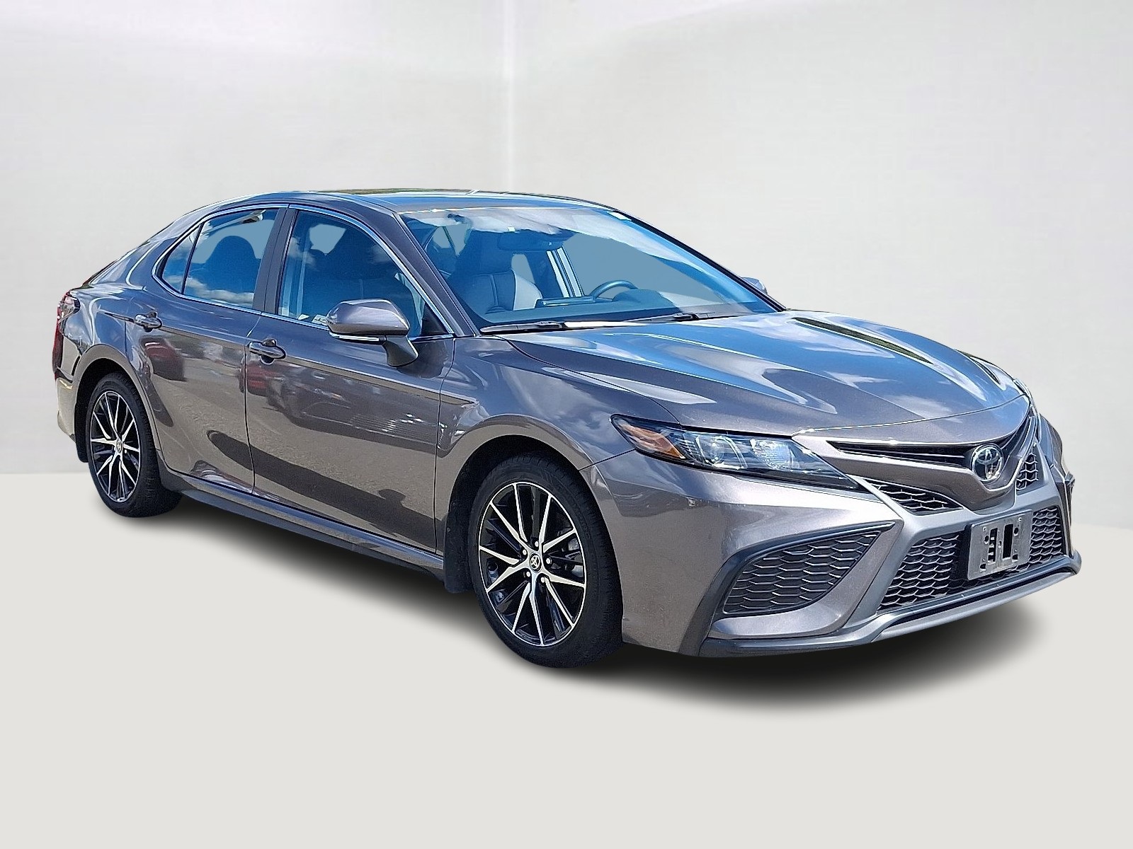 2023 Toyota Camry SE photo 3