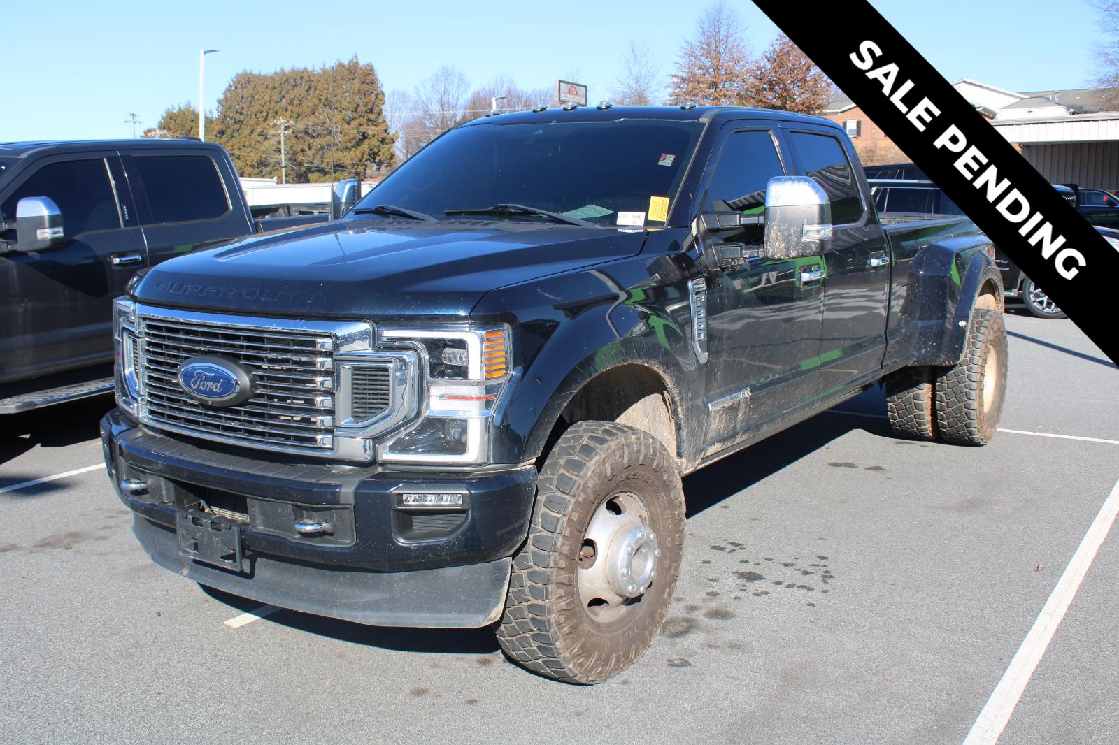 2022 Ford F-350 Super Duty Platinum's photo