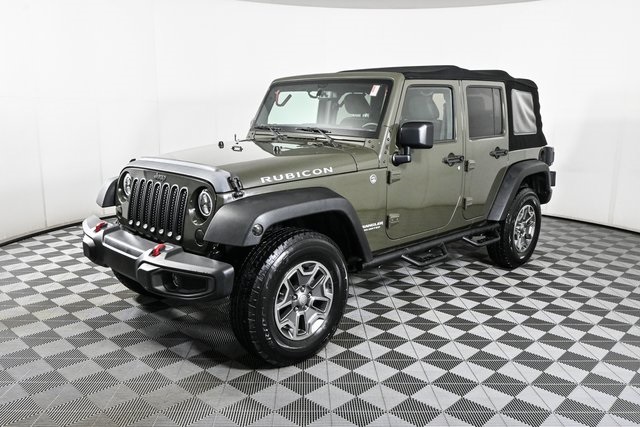 2015 Jeep Wrangler Unlimited Rubicon photo 2