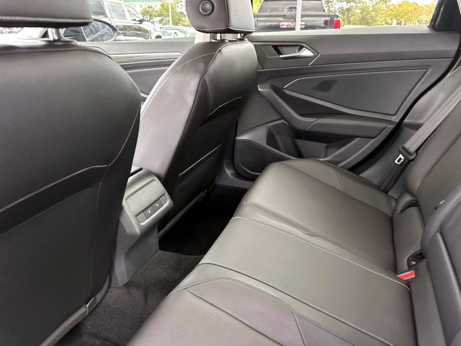 2019 Volkswagen Jetta SEL photo 11