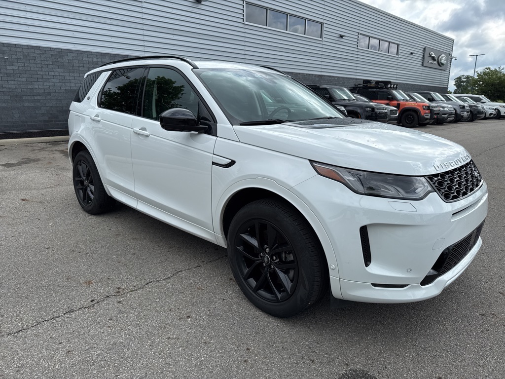 2024 Land Rover Discovery Sport S photo 3
