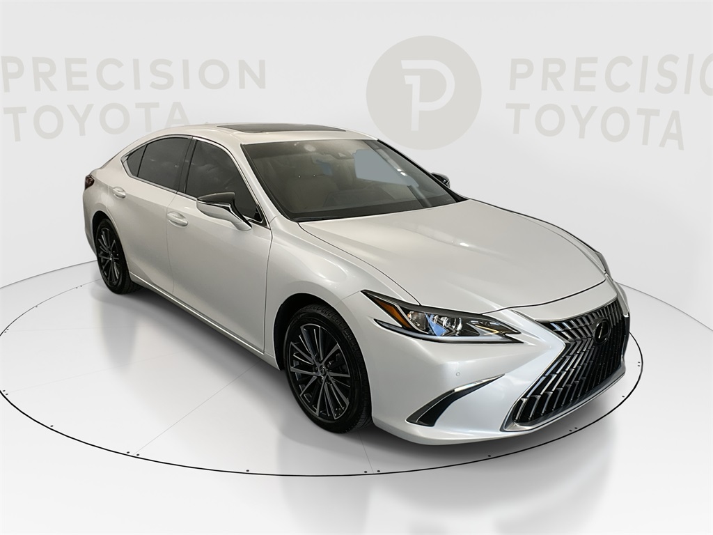2025 Lexus ES 350's photo
