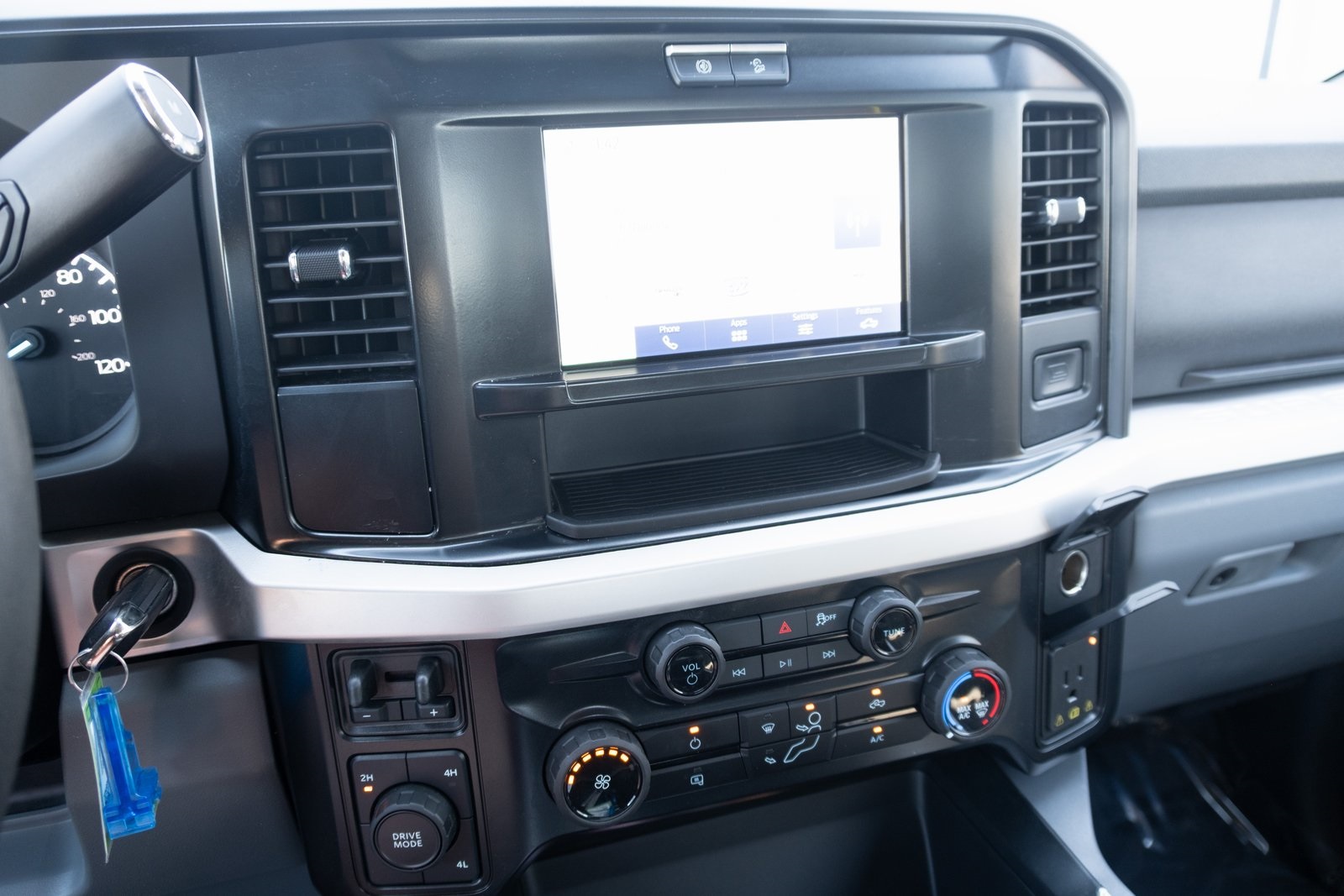 2025 Ford F-350 photo 3