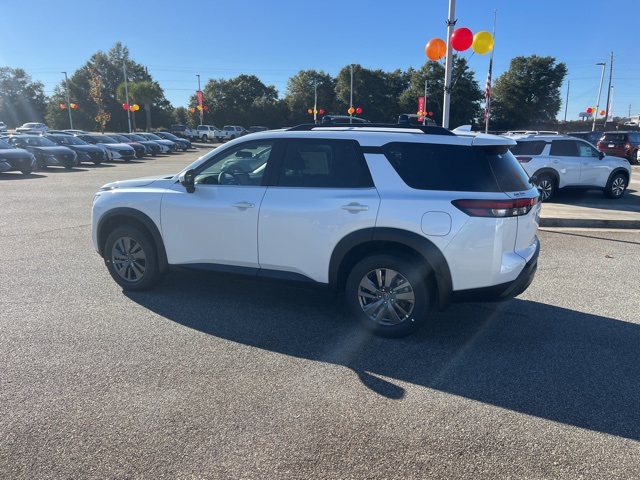 2025 Nissan Pathfinder SV photo 4