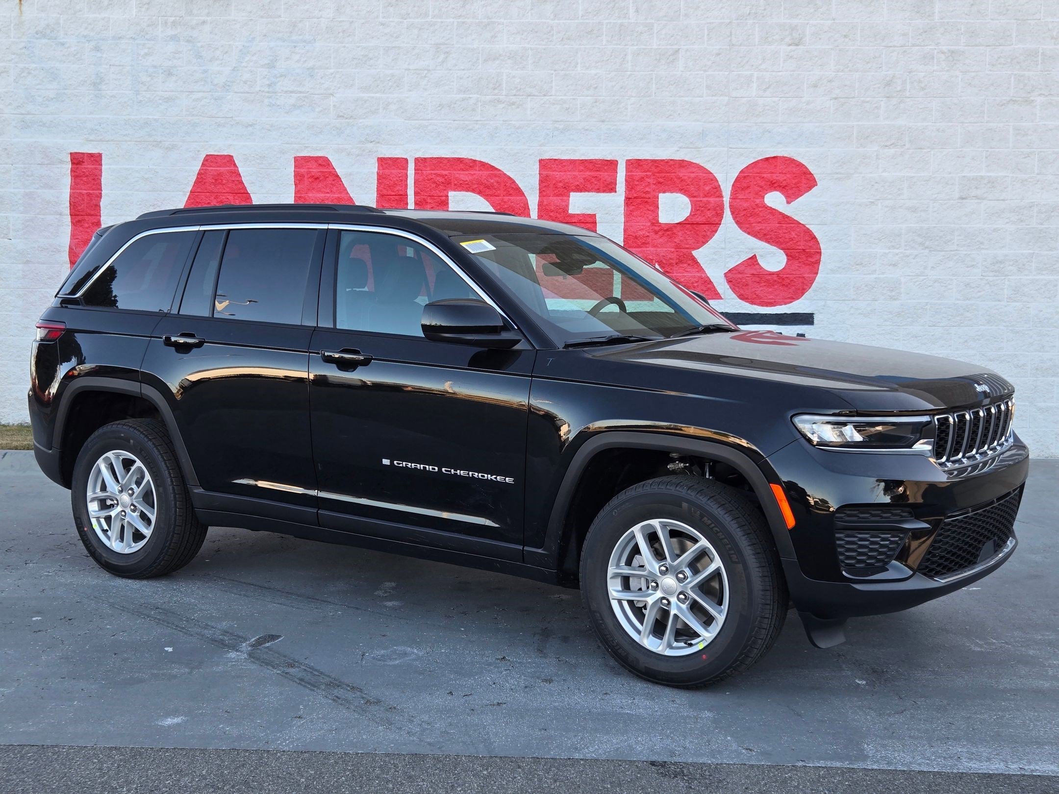 2025 Jeep Grand Cherokee Laredo's photo