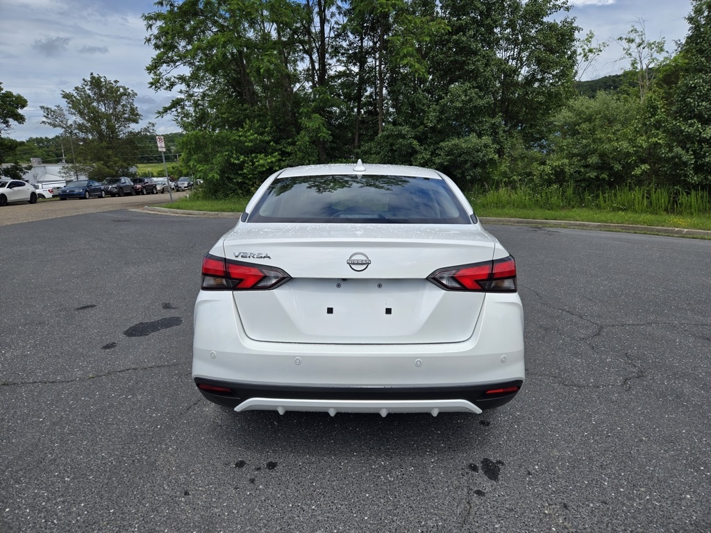 2025 Nissan Versa 1.6 SV photo 4