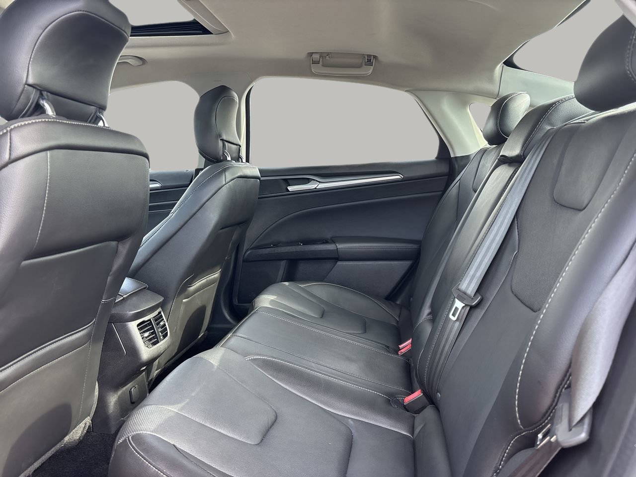 2014 Ford Fusion Titanium photo 15