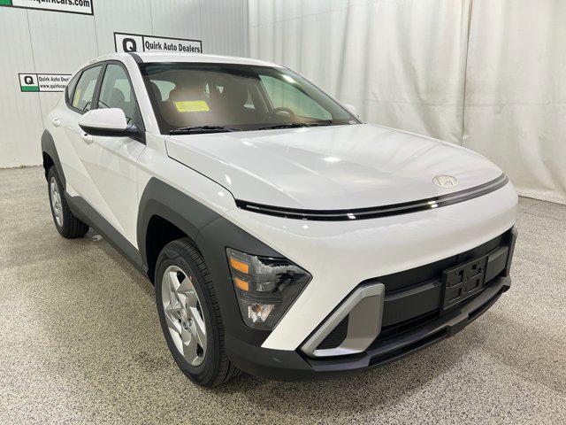 2026 Hyundai Kona SE photo 2