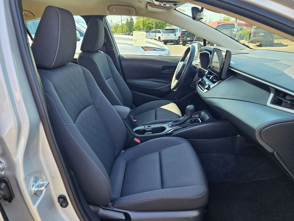 2023 Toyota Corolla LE photo 28