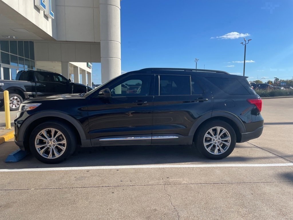 2020 Ford Explorer XLT photo 3