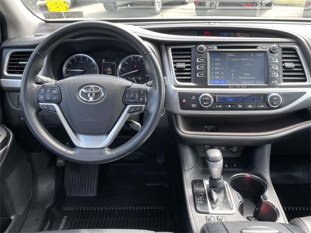 2017 Toyota Highlander SE XLE photo 18