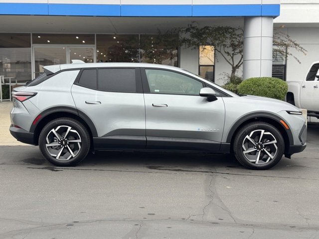 2026 Chevrolet Equinox EV LT photo 4