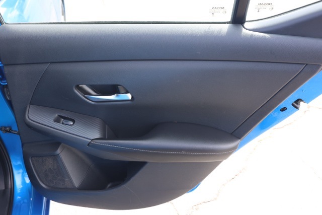2023 Nissan Sentra SV photo 17