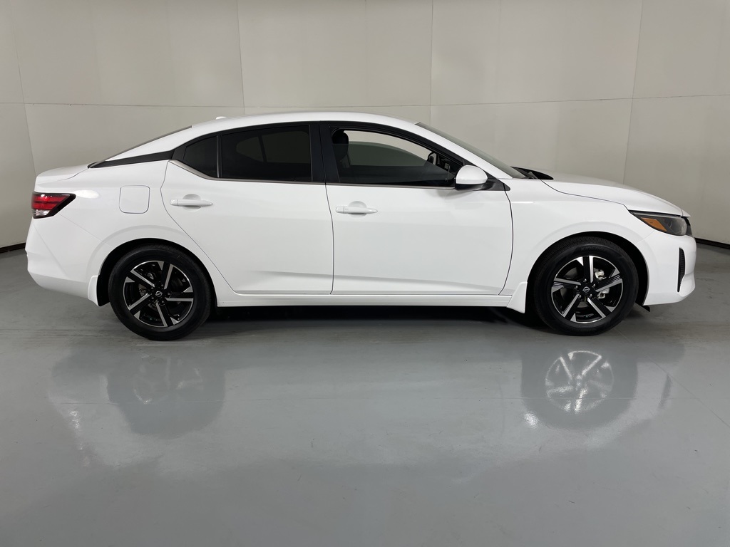2025 Nissan Sentra SV photo 9