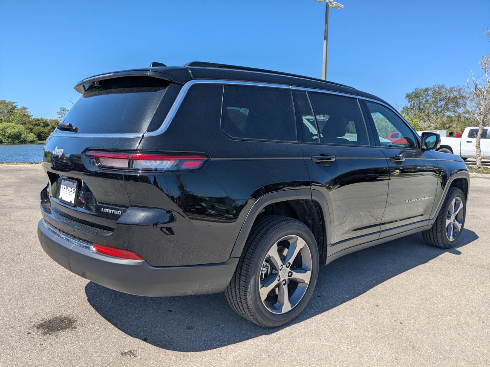 2025 Jeep Grand Cherokee Limited photo 4