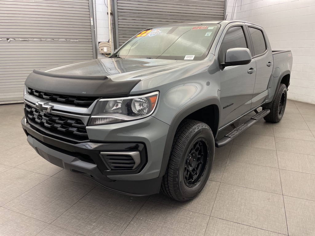 2022 Chevrolet Colorado LT photo 2