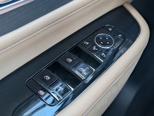 2025 Infiniti QX80 Sensory photo 30