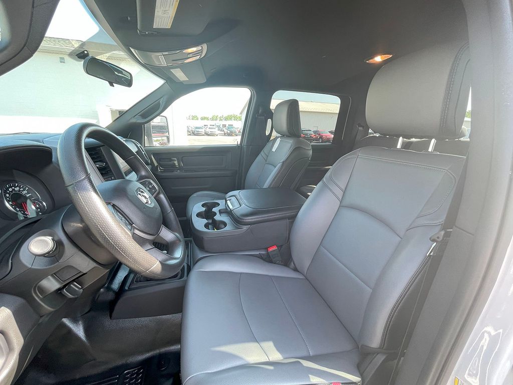 2024 Ram 2500 Tradesman photo 2