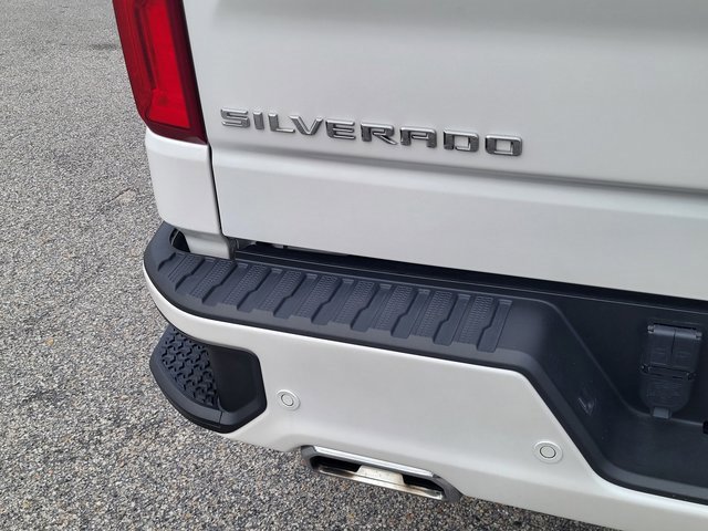 2024 Chevrolet Silverado 1500 High Country photo 4