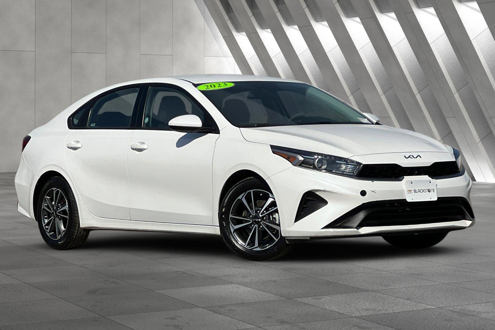 2023 Kia Forte LXS's photo