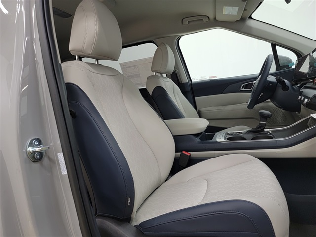 2026 Kia Carnival EX photo 16