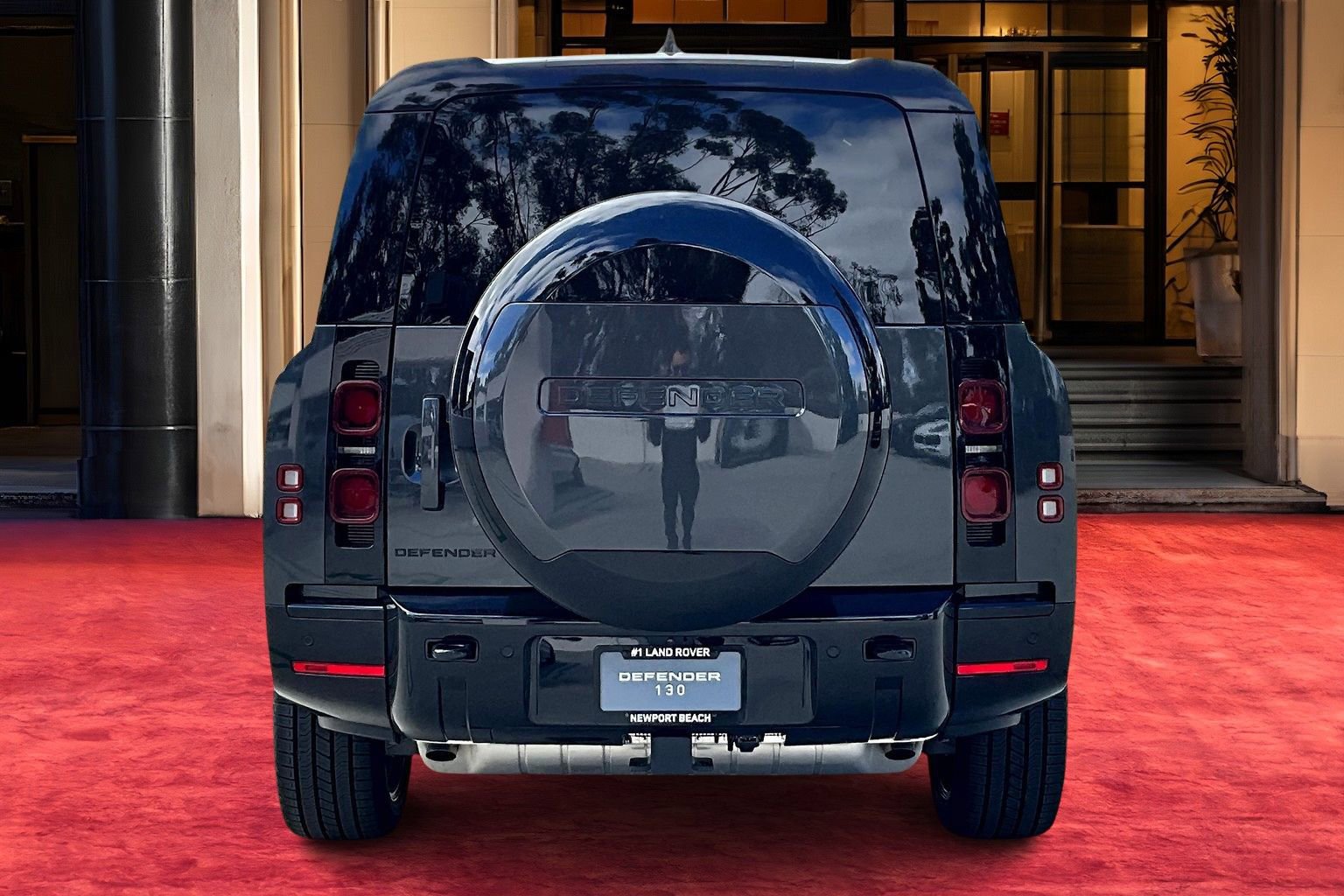 2025 Land Rover Defender 130 X-Dynamic SE photo 2