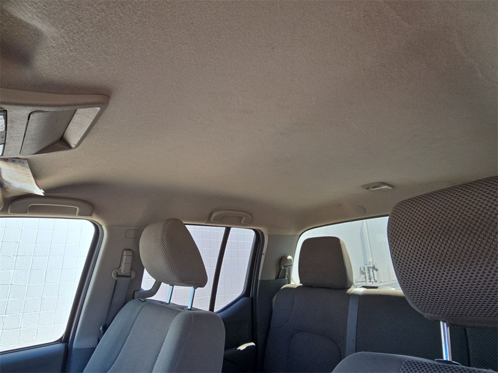 2014 Nissan Frontier S photo 18