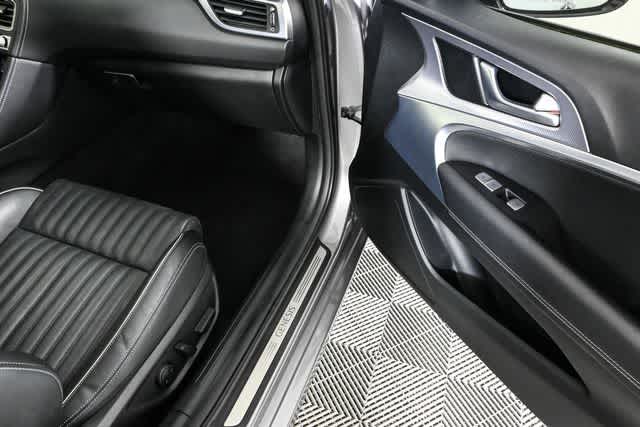 2022 Genesis G70 3.3T photo 22