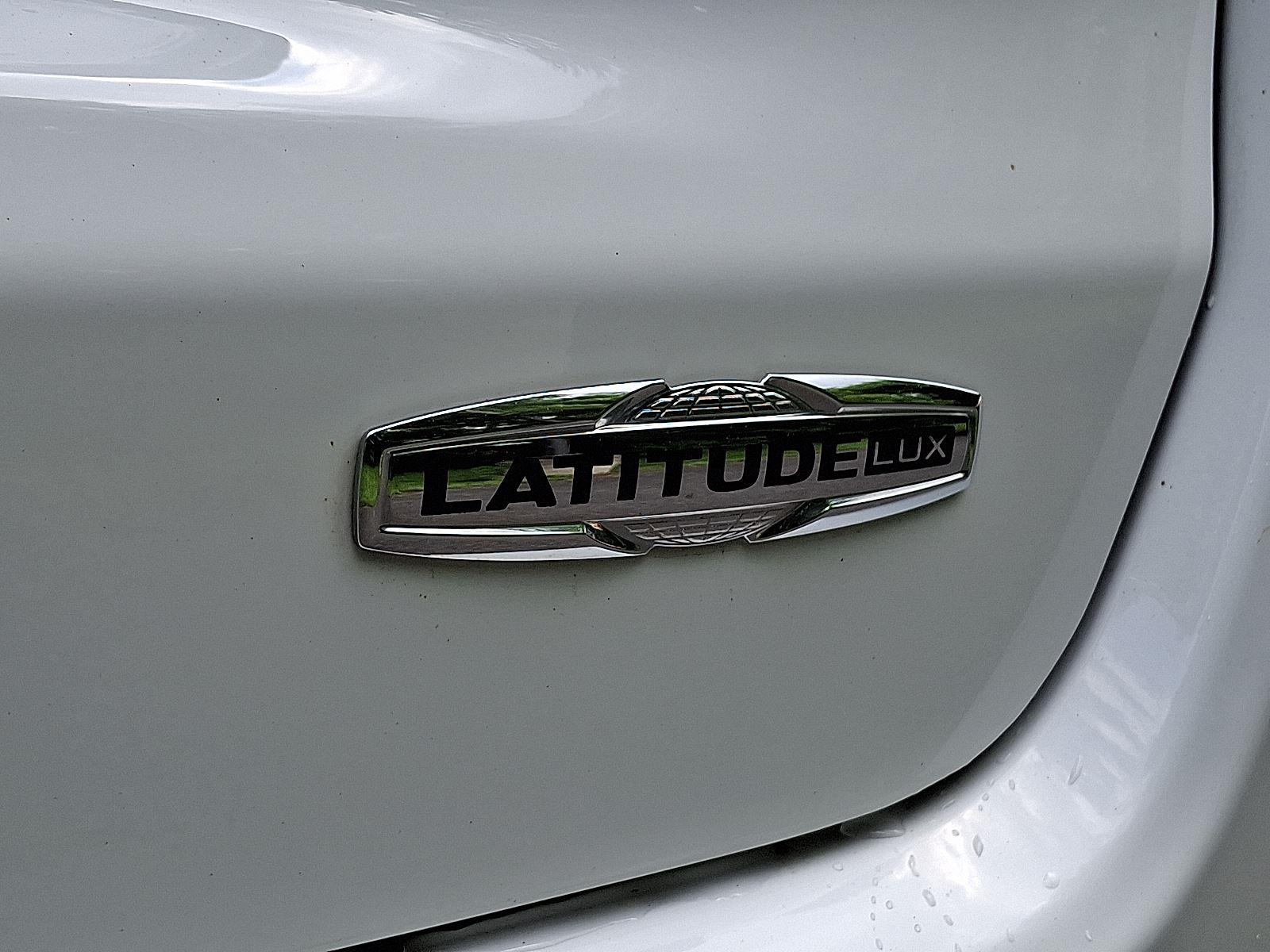 2023 Jeep Compass Latitude Lux photo 29