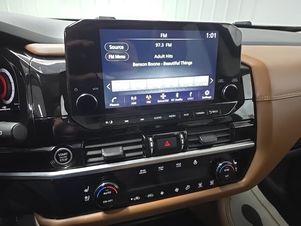 2023 Nissan Pathfinder Platinum photo 25